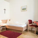 Guest house Gastehaus Im Priesterseminar 3*