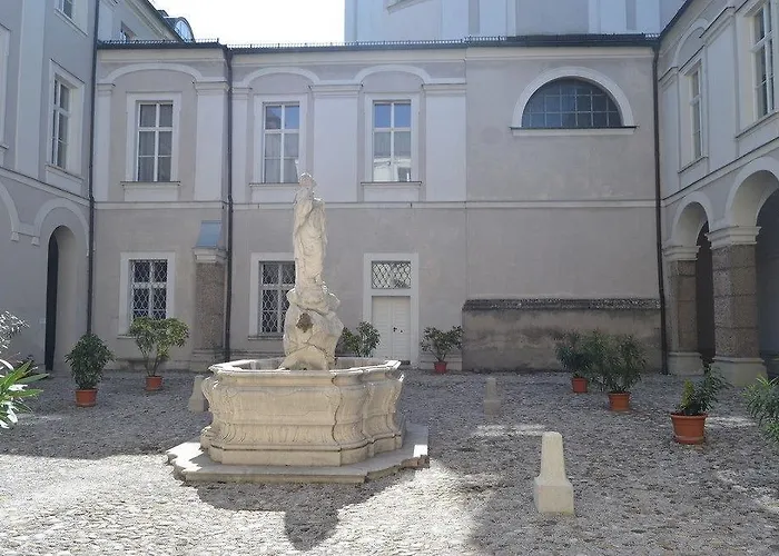 Gaestehaus Im Priesterseminar Salzburgo