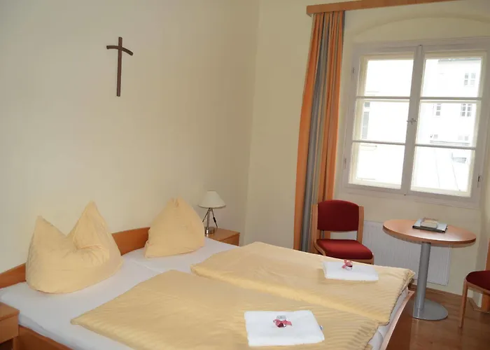 Gaestehaus Im Priesterseminar Pensión