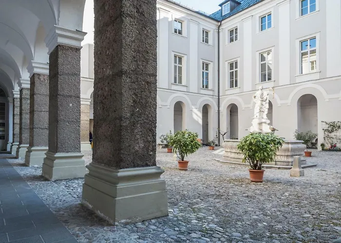 Gaestehaus Im Priesterseminar Pensión Salzburgo