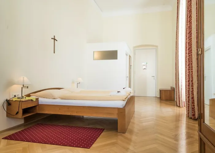 Gaestehaus Im Priesterseminar Pensión Salzburgo