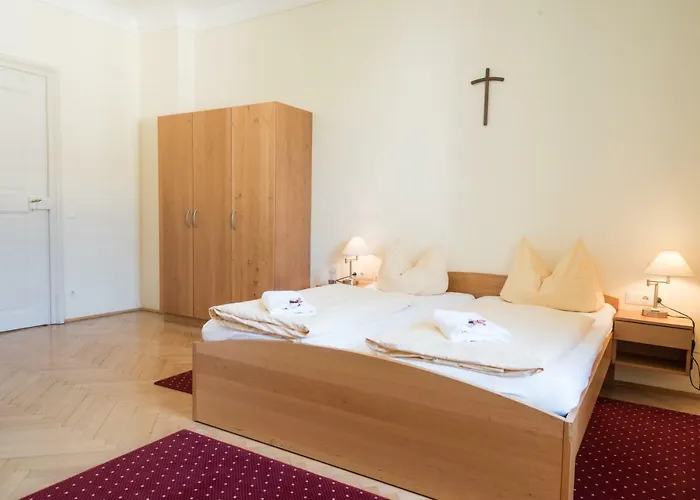 Pensión Gaestehaus Im Priesterseminar Salzburgo