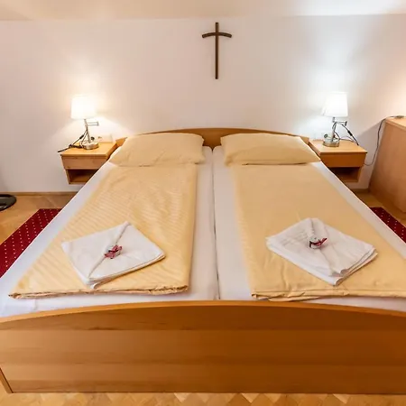 Gastehaus Im Priesterseminar 3*