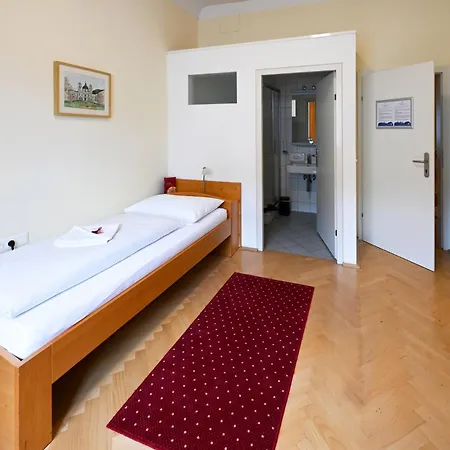 Gaestehaus Im Priesterseminar Konukevi 3*
