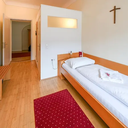 Konukevi Gaestehaus Im Priesterseminar 3*