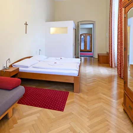 Konukevi Gaestehaus Im Priesterseminar 3*