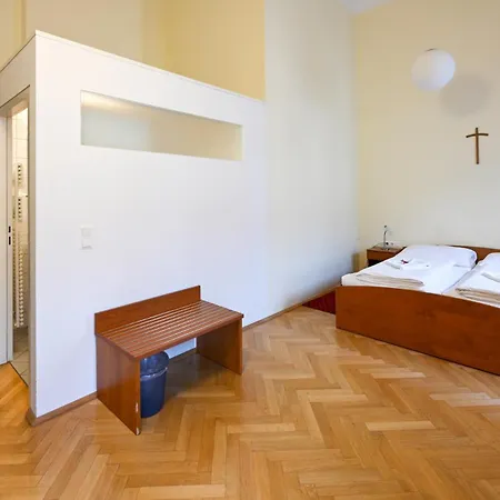 Gaestehaus Im Priesterseminar Konukevi 3*