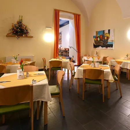 Gaestehaus Im Priesterseminar 3*