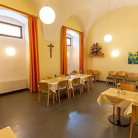 Gaestehaus Im Priesterseminar 3*
