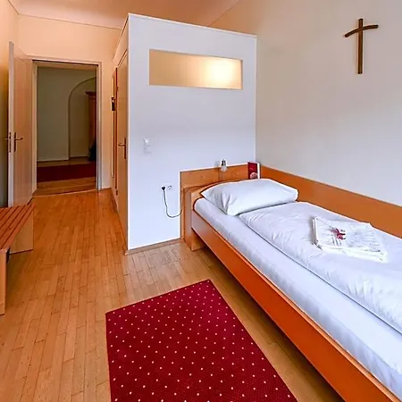 Gaestehaus Im Priesterseminar 3* Σάλτσμπουργκ