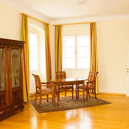 Penzion Gaestehaus Im Priesterseminar Solnohrad