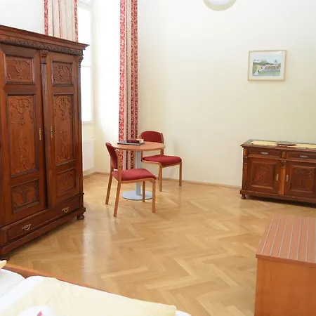 Gaestehaus Im Priesterseminar Penzion Solnohrad