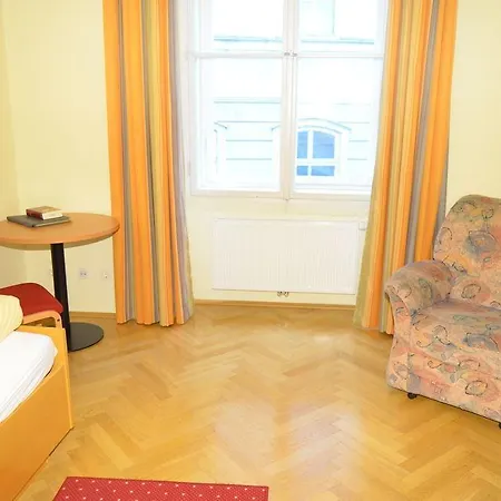 Gaestehaus Im Priesterseminar 3* Solnohrad