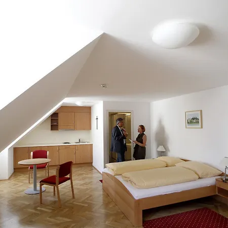Gastehaus Im Priesterseminar Guest house