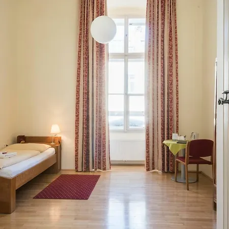 Gastehaus Im Priesterseminar Guest house