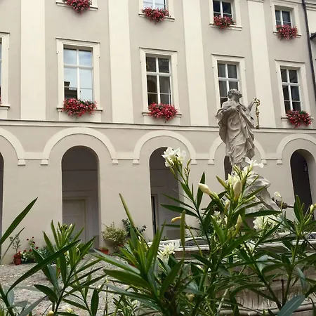 Πανσιόν Gaestehaus Im Priesterseminar