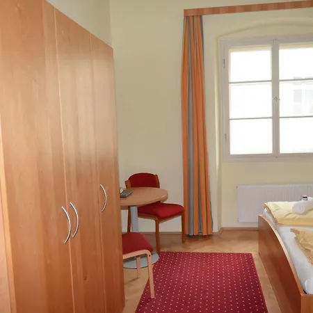 Πανσιόν Gaestehaus Im Priesterseminar