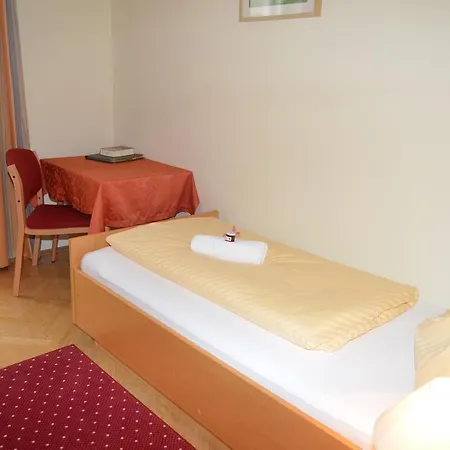 Pensión Gaestehaus Im Priesterseminar 3*