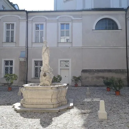 Gaestehaus Im Priesterseminar Salzburgo