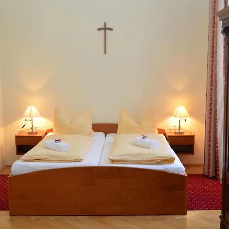 Pensión Gaestehaus Im Priesterseminar Salzburgo