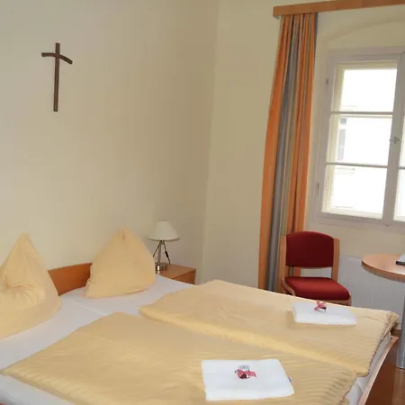 Gaestehaus Im Priesterseminar Pensión