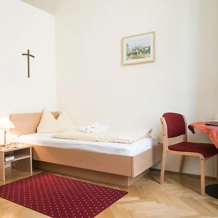 Pensión Gaestehaus Im Priesterseminar 3*